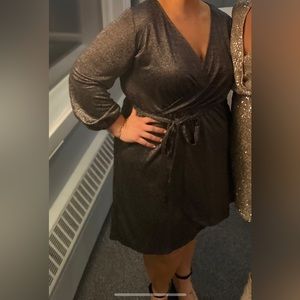 Halogen® Long Sleeve Sparkle Wrap Dress (Plus Size)
 
BLACK, Size 2X